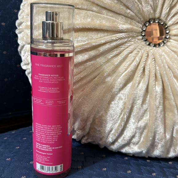 BATH & BODY WORKS SET. . . CHERRY BLOSSOM SCENT - Picture 6 of 6